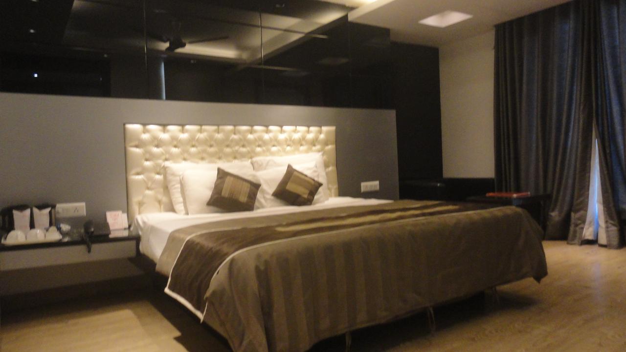 Fabhotel Red Leaf Mall Road Mussoorie Exterior photo