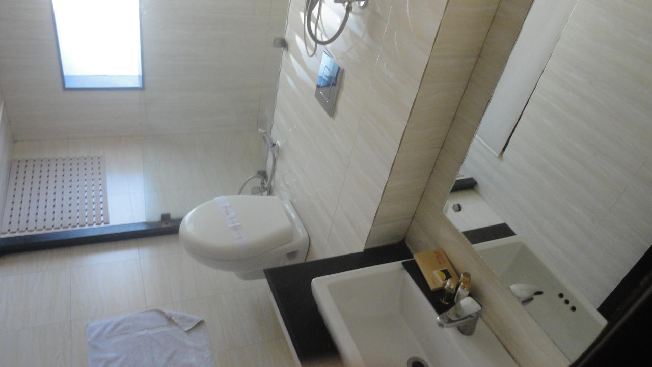 Fabhotel Red Leaf Mall Road Mussoorie Exterior photo